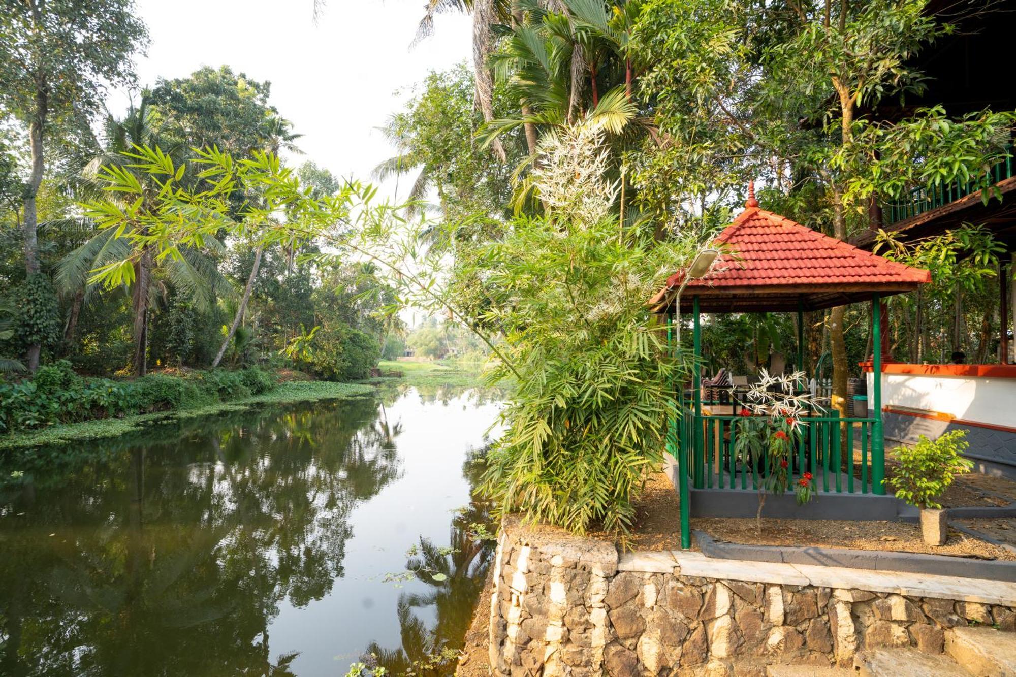Garggi Backwater Retreat Hotel Kottayam Buitenkant foto